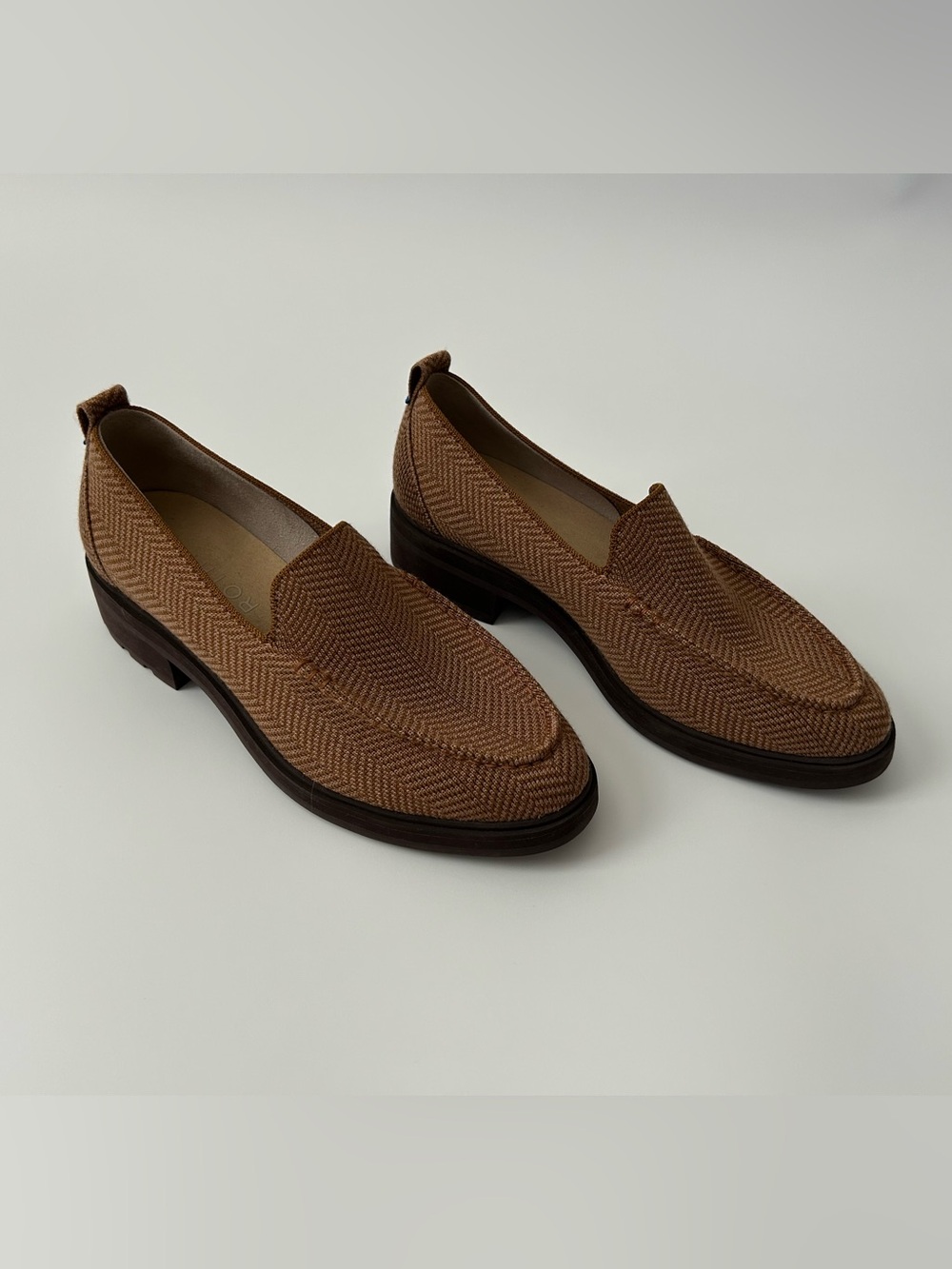 Rothy's The Lug Loafers
Teak Herringbone
Wool Blend
EXCELLENT Condition
Size 8.5